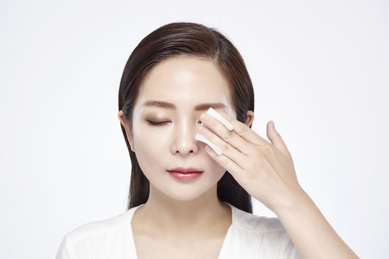 Naruko Tea Tree Shake-Up Cleansing Water (4)